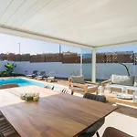 Buena Onda Modern Design, Heated Pool Corralejo