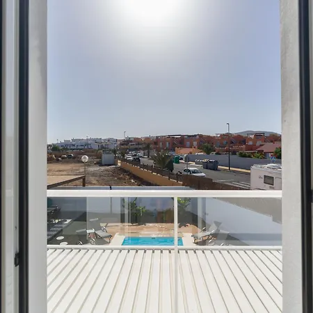 Buena Onda Modern Design, Heated Pool Villa *