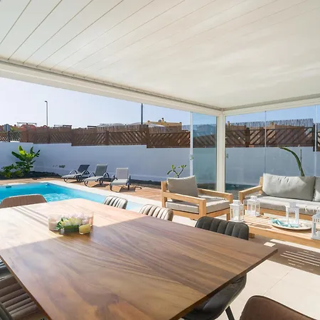 Buena Onda Modern Design, Heated Pool Corralejo