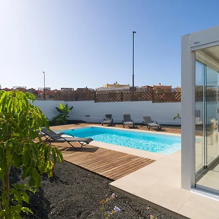 Buena Onda Modern Design, Heated Pool Villa *