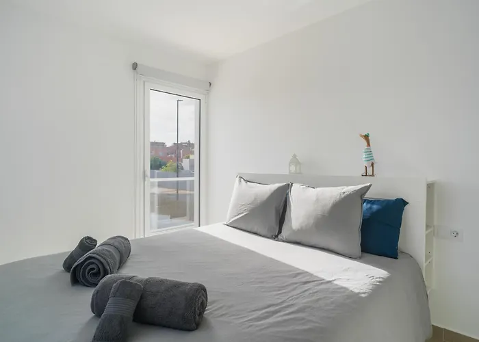 Buena Onda Modern Design, Heated Pool *