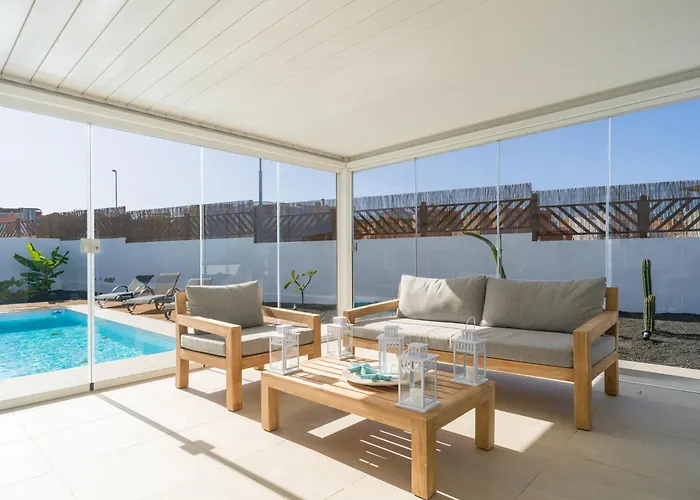 Buena Onda Modern Design, Heated Pool Villa