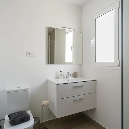 Buena Onda Modern Design, Heated Pool Villa