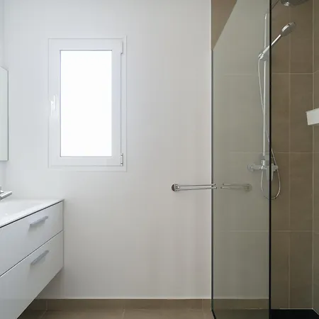 Buena Onda Modern Design, Heated Pool *