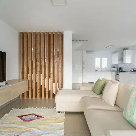 Buena Onda Modern Design, Heated Pool