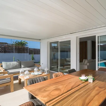 Buena Onda Modern Design, Heated Pool 빌라 *