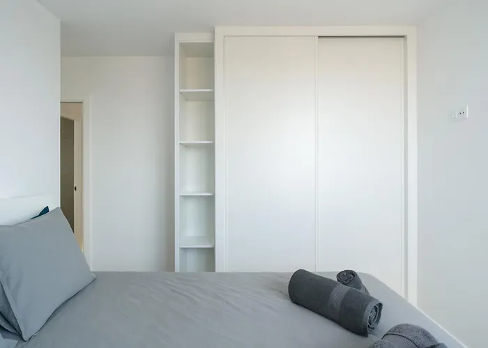 Buena Onda Modern Design, Heated Pool