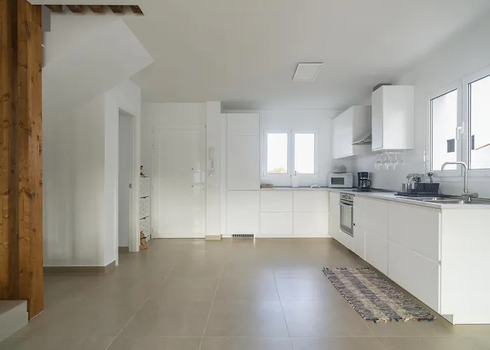 Buena Onda Modern Design, Heated Pool וילה קורלחו