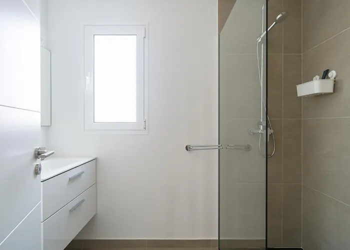 Buena Onda Modern Design, Heated Pool *