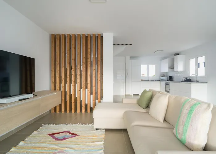 Buena Onda Modern Design, Heated Pool