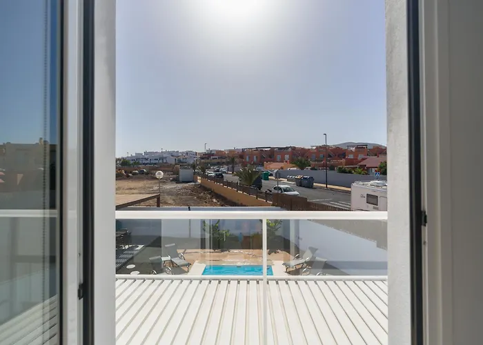 Buena Onda Modern Design, Heated Pool וילה *