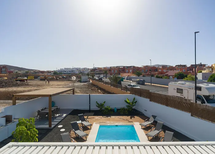 Buena Onda Modern Design, Heated Pool كوراليهو