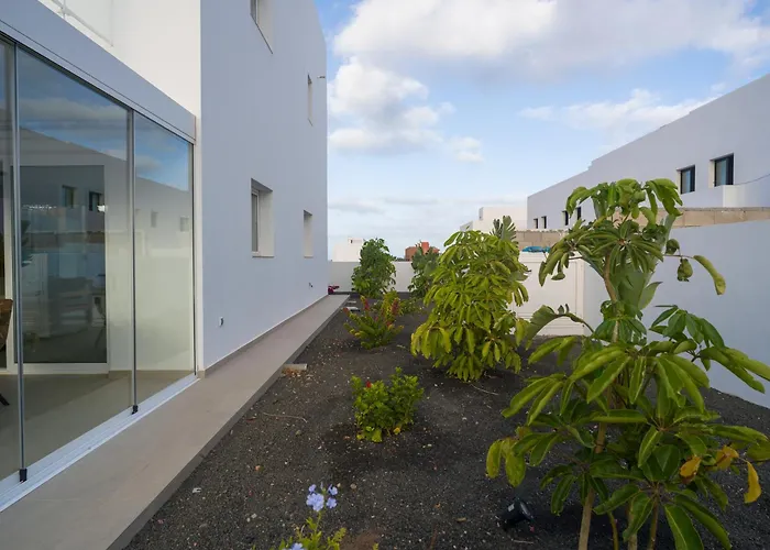 فيلة Buena Onda Modern Design, Heated Pool