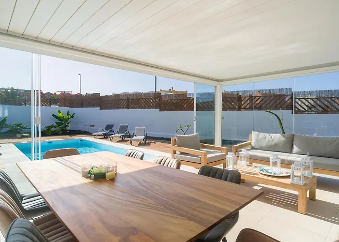 Buena Onda Modern Design, Heated Pool קורלחו