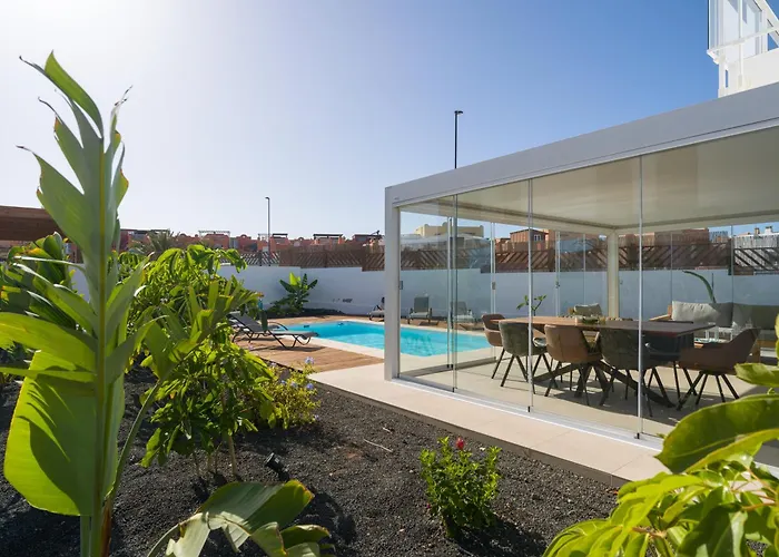 Buena Onda Modern Design, Heated Pool *