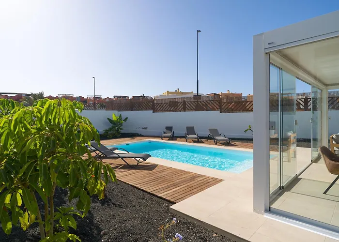 Buena Onda Modern Design, Heated Pool فيلة *