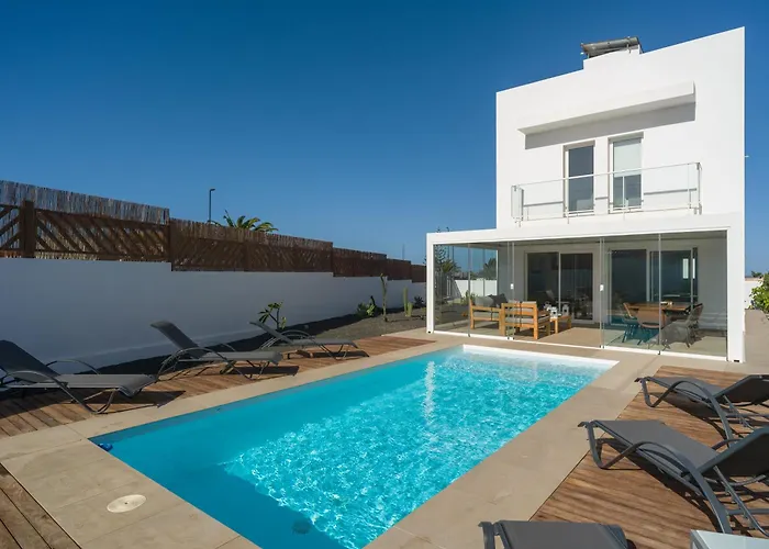 Buena Onda Modern Design, Heated Pool