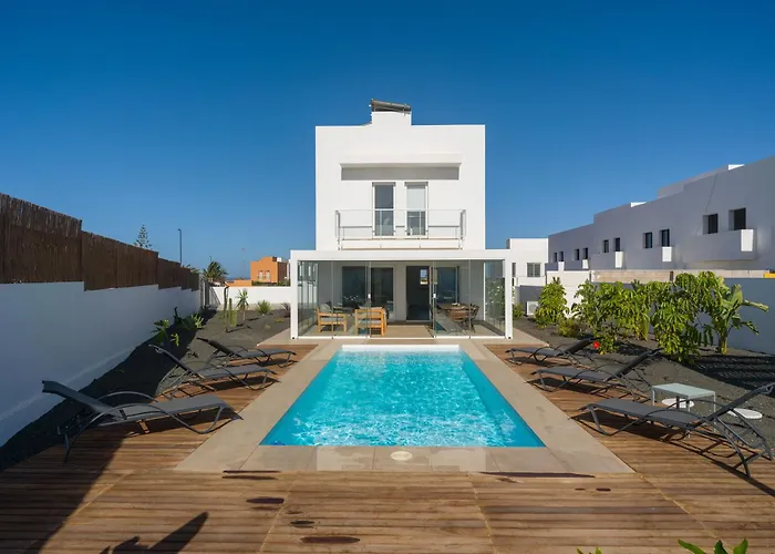 Buena Onda Modern Design, Heated Pool * קורלחו